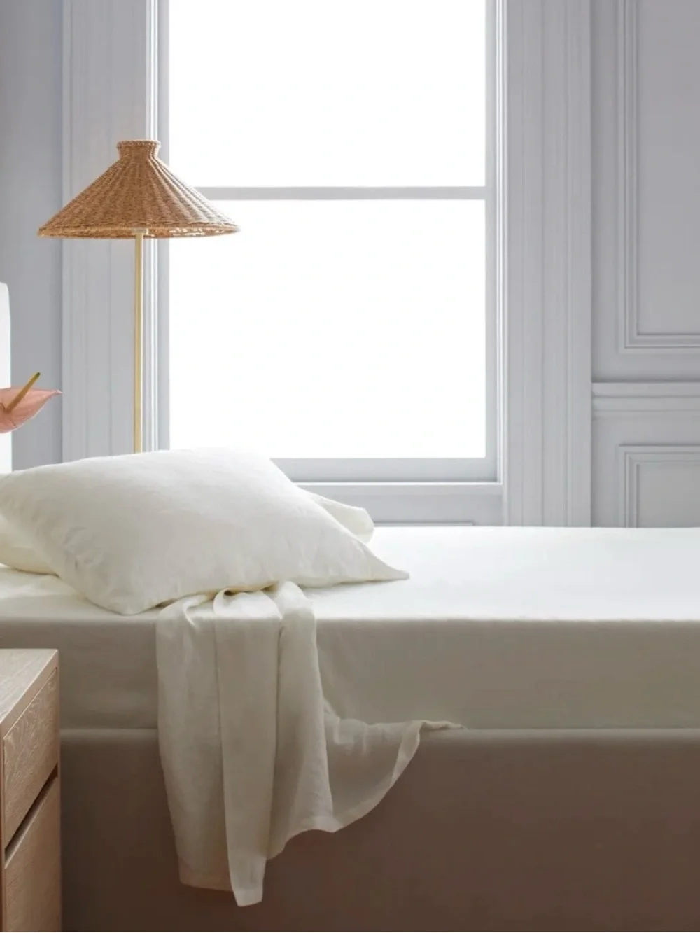 NWOT Quince European Linen 4 Piece Sheet Set, Queen (Ivory)